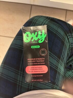 Oxy Maximum Strength Rapid Spot Treatment - Black & Green Packaging